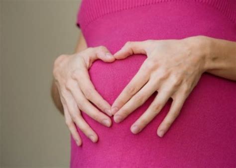 Në javën e 12, barku juaj shtatzënë është i fryrë zyrtarisht! Me fjalë të tjera, me gjithë gjasat <strong>shtatzania</strong> e juaj po bëhet e dukshme tani. . Shtatzania vajze